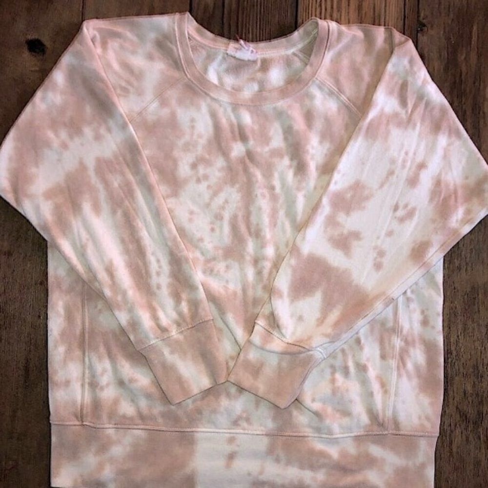 Isabelle light pink tie dye sweater size Large MY FAVORITE ❤️